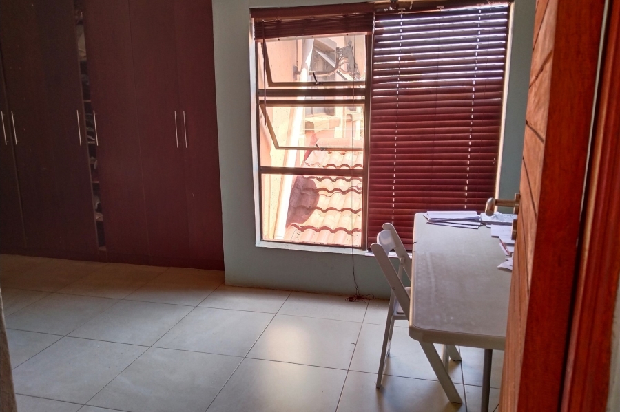 5 Bedroom Property for Sale in Birdwood Estate North West